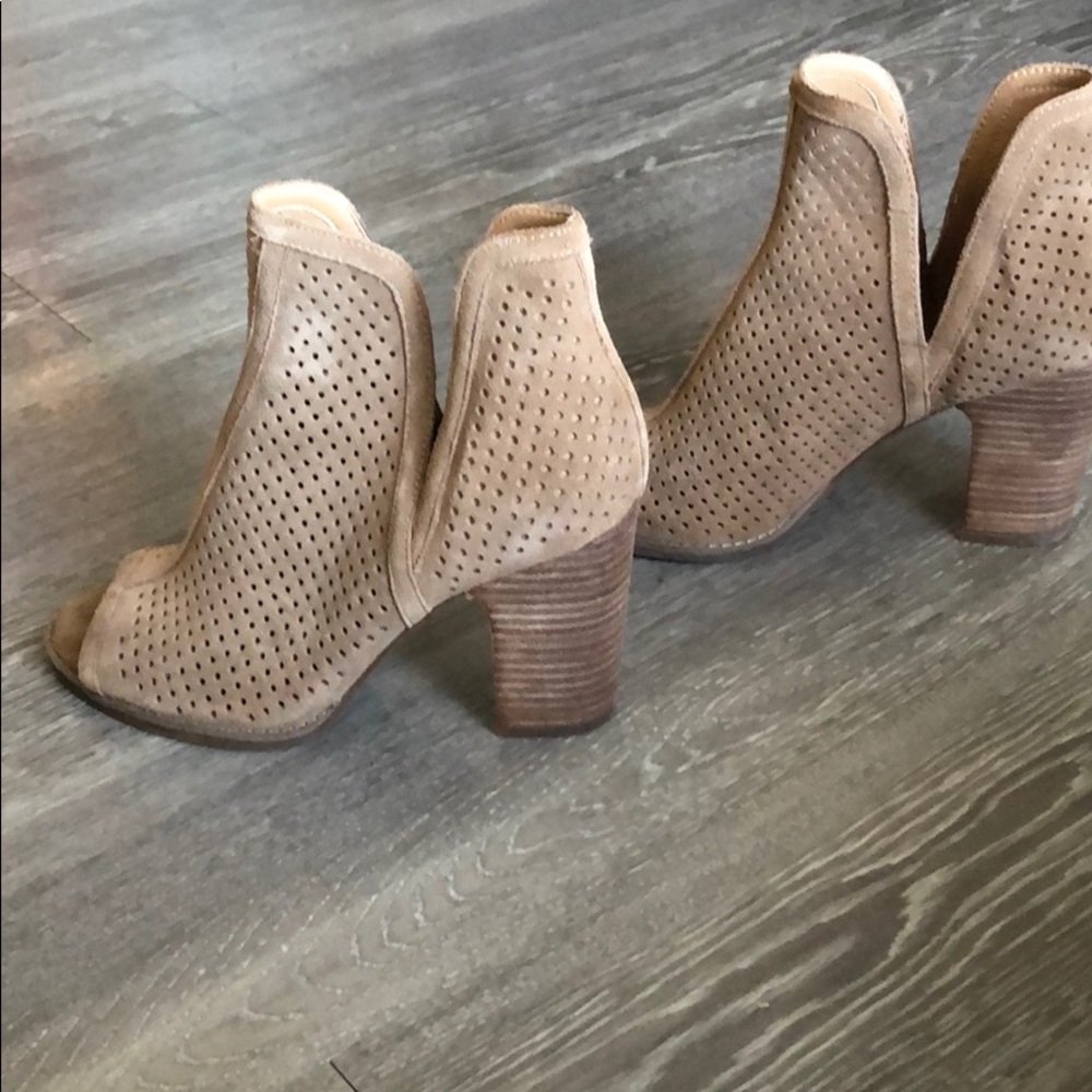 Lucky Brand Larise Bootie in “Sesame”